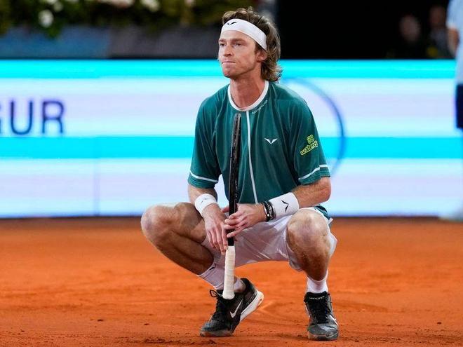 表团首批队 表团首批队